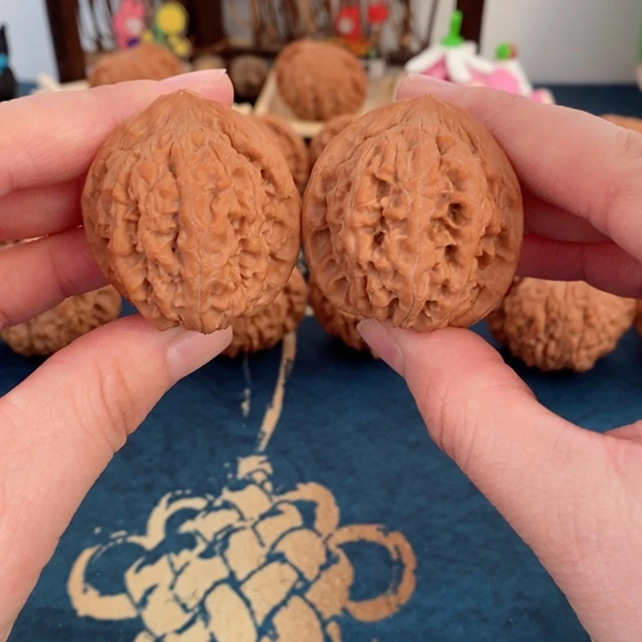 文玩核桃把件牡丹纹36