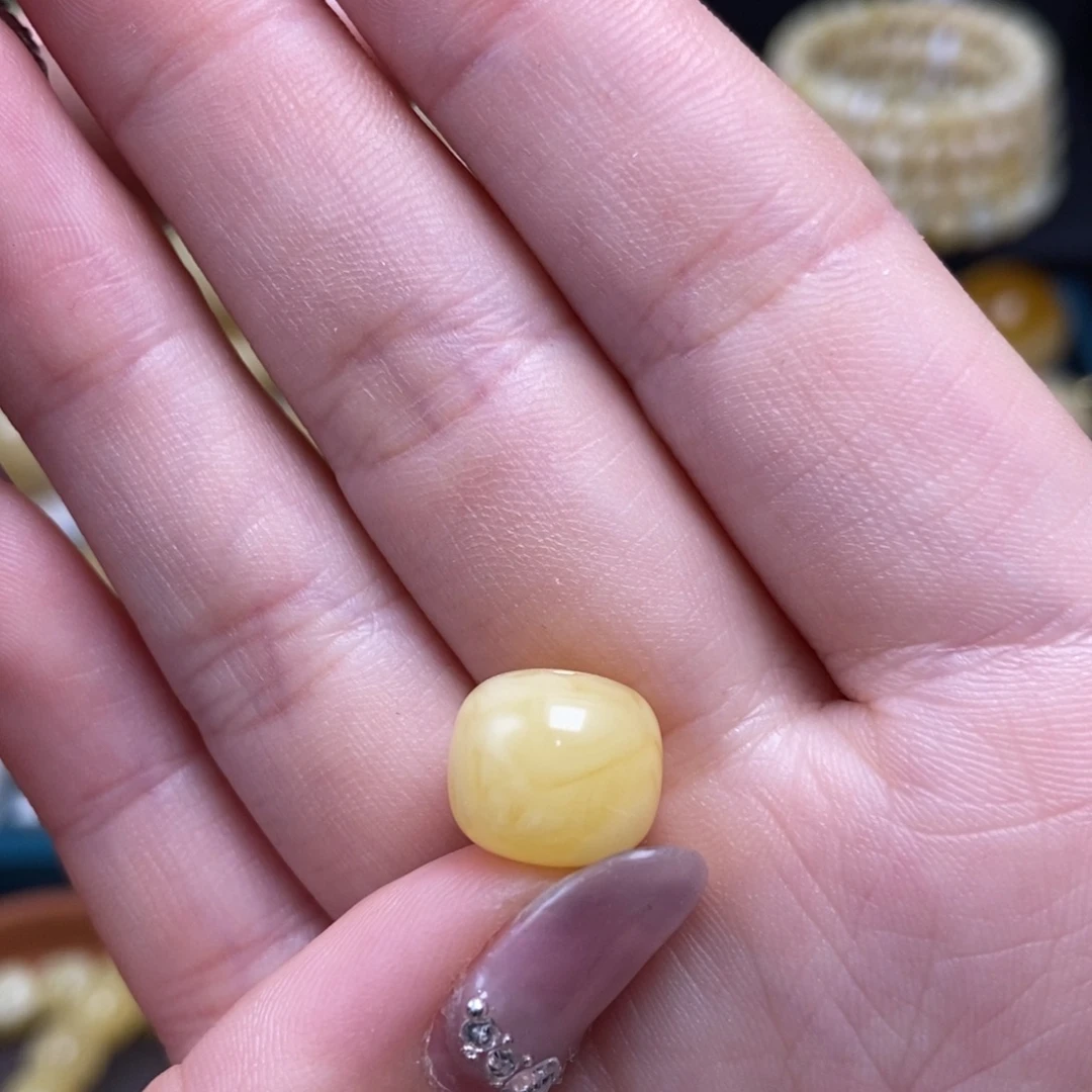 蜜蜡未镶嵌珠宝奇石11.2*9.6mm