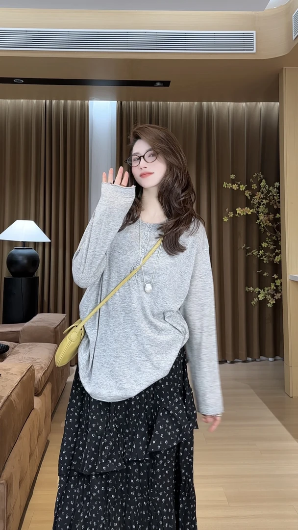 月月不吃鱼2025春款小众设计极简亲肤百搭亨利领针织衫 2503C983