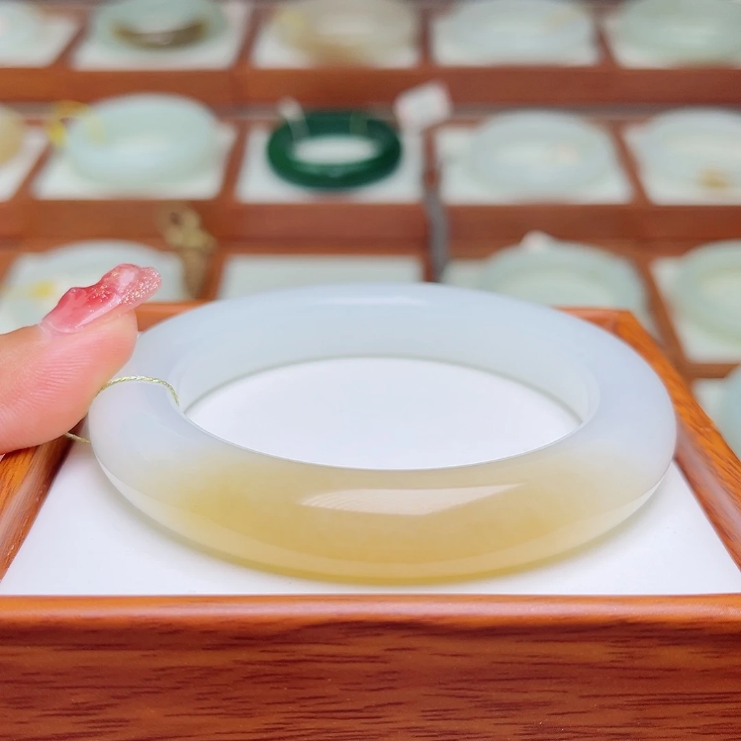 和田玉手镯未镶嵌60