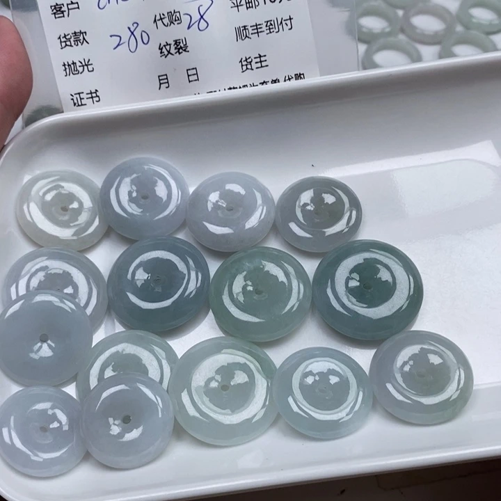 C***n颈饰未镶嵌翡翠天然翡翠