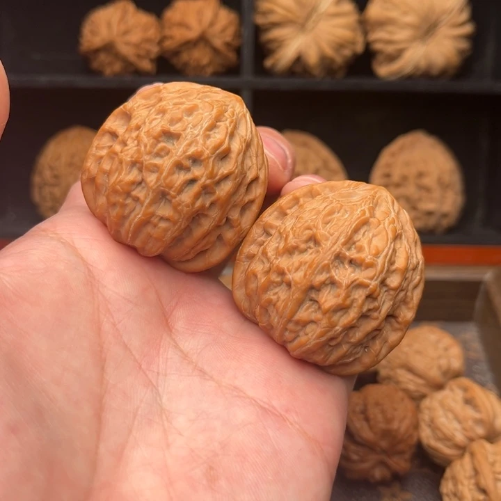 文玩核桃吊坠铁锤