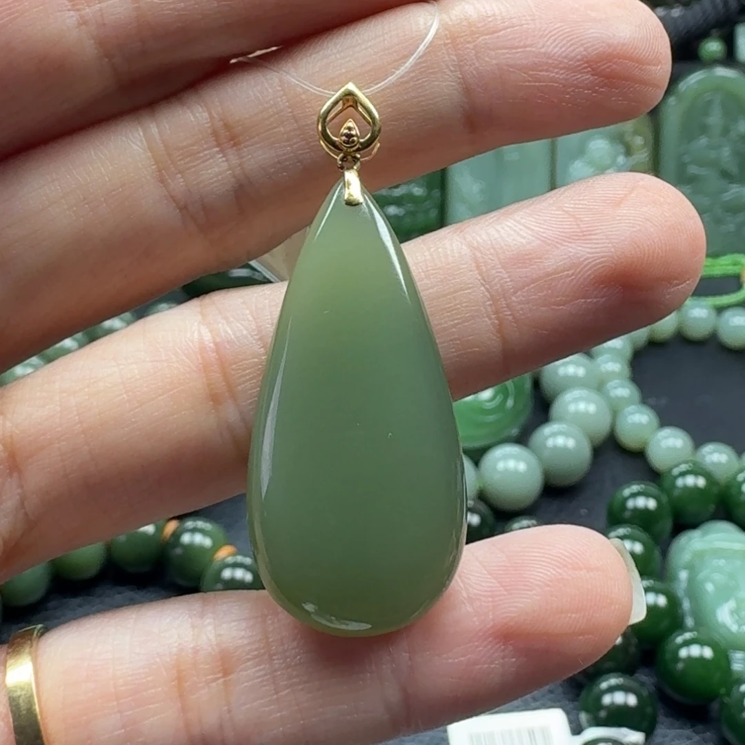 和田玉18K金镶嵌颈饰