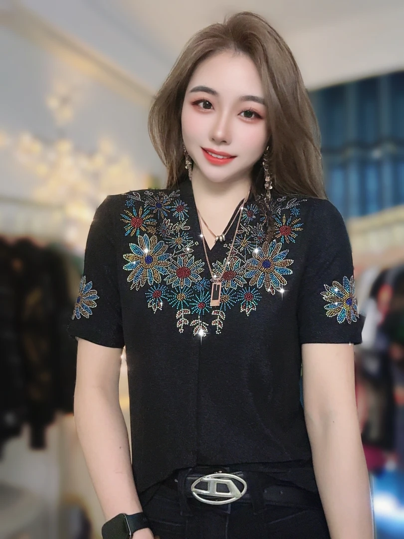【夏季新款】花开富贵V领爆款洋气时尚重工烫钻短袖T恤打底衫女