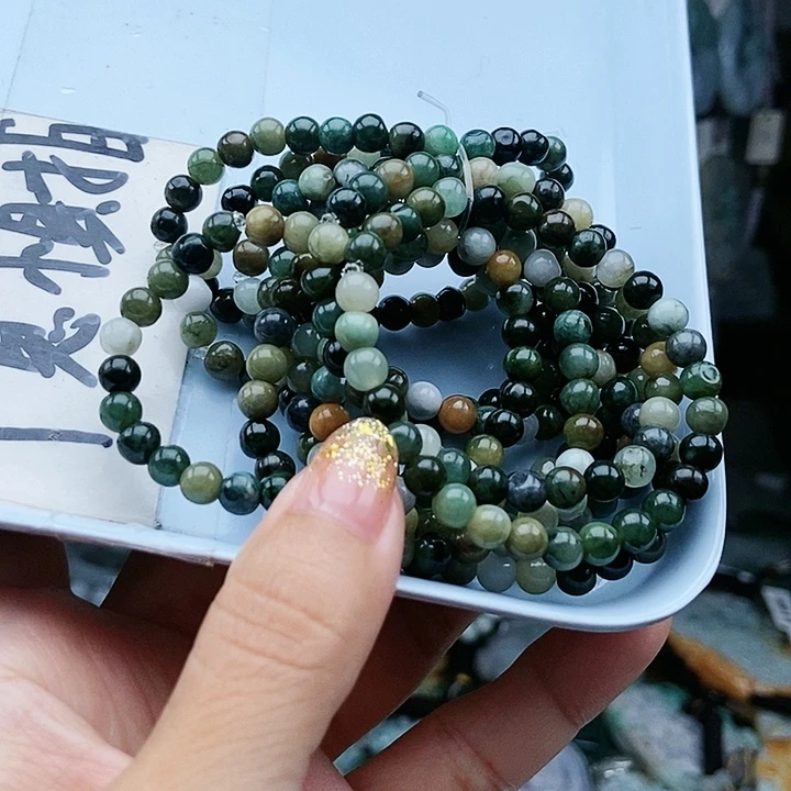 颈饰足铂镶嵌翡翠翡翠