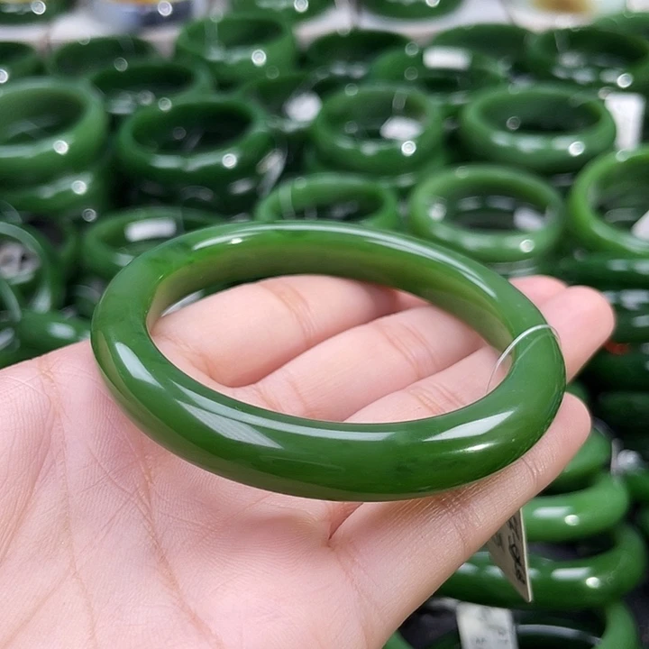 未镶嵌手镯和田玉（碧玉）