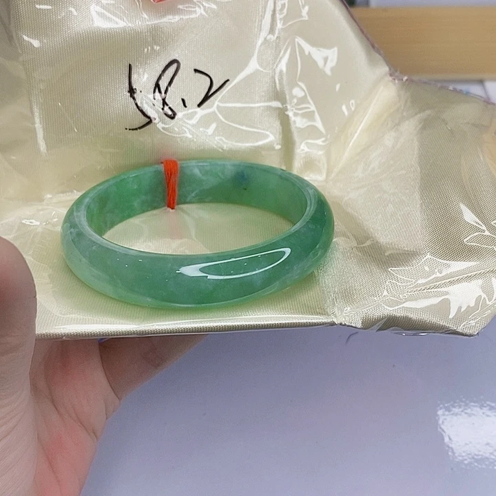 翡翠手镯未镶嵌一图一物实物为准