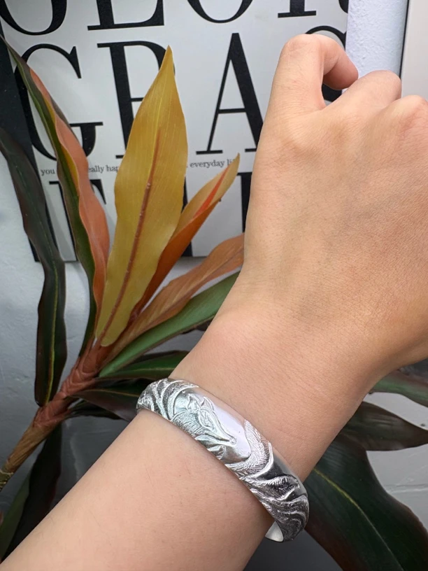 足银手镯 足银手镯  泥鳅背非遗錾刻款 九尾狐克重圈口图案可定制