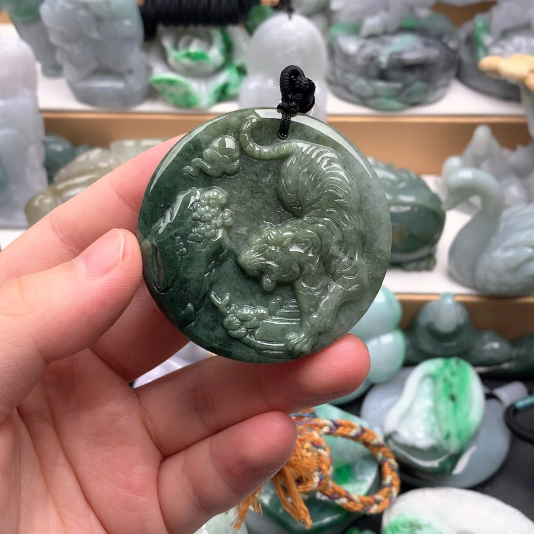 吊坠(不含链)未镶嵌翡翠