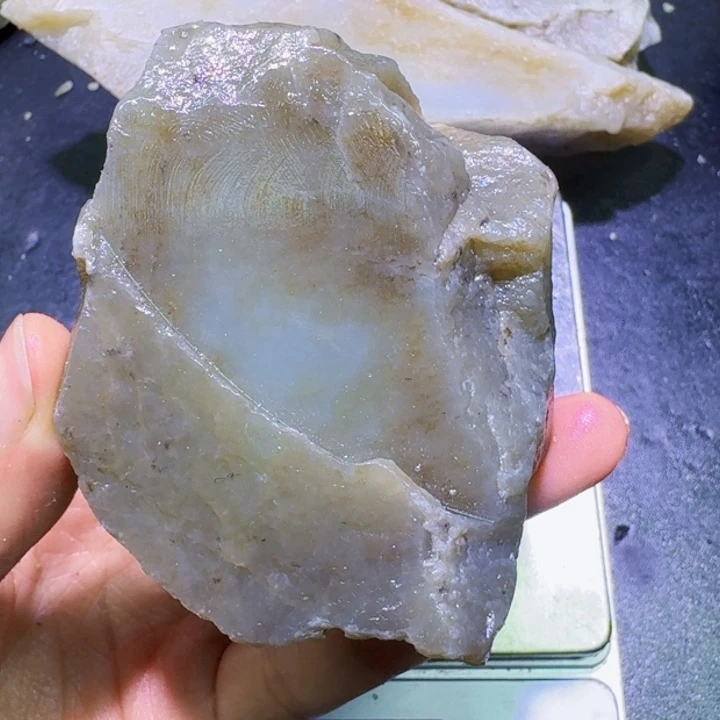 未镶嵌和田玉（糖玉）珠宝半成品