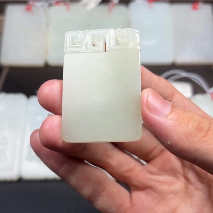 闲***4和田玉未镶嵌挂件