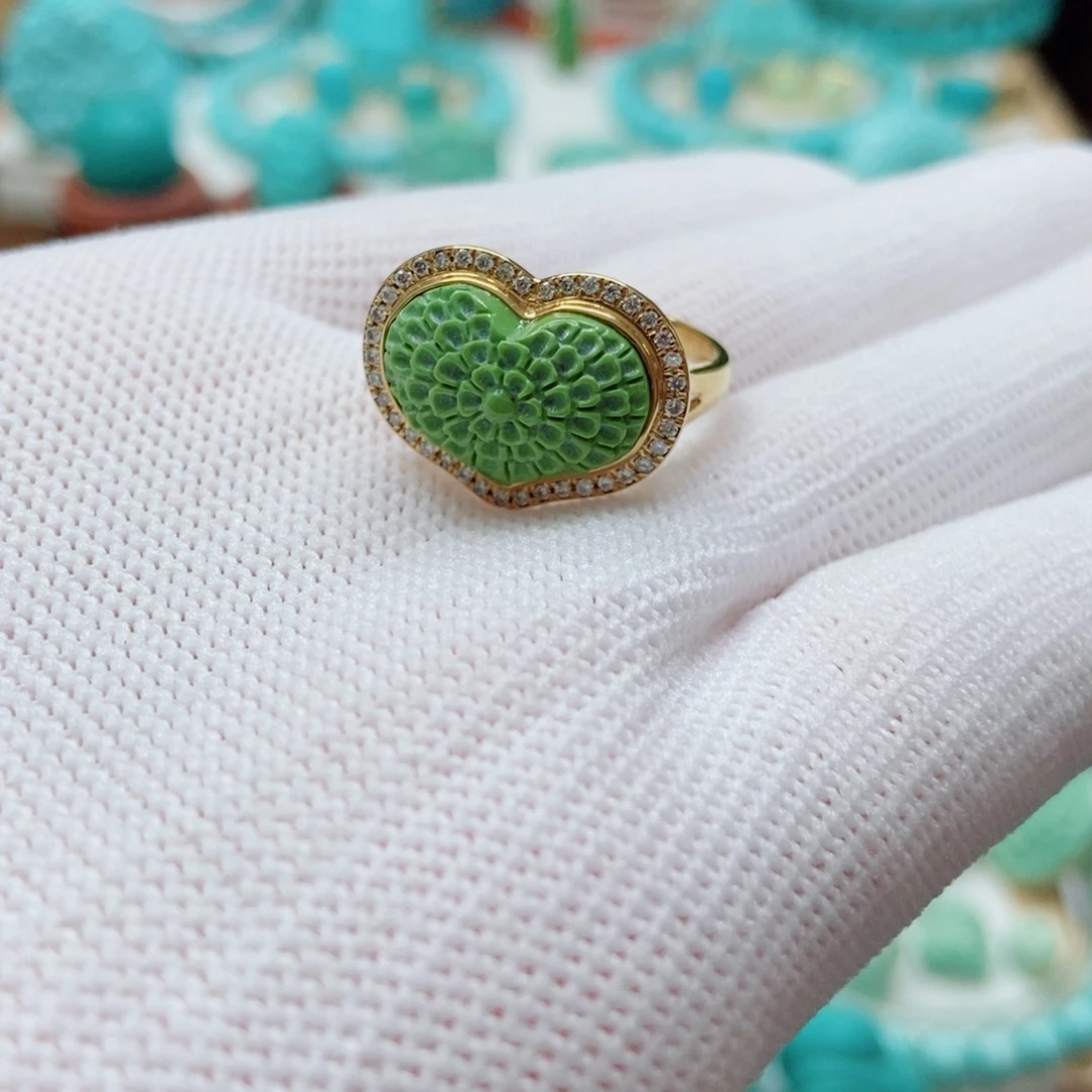 18K金镶嵌绿松石格桑花戒指