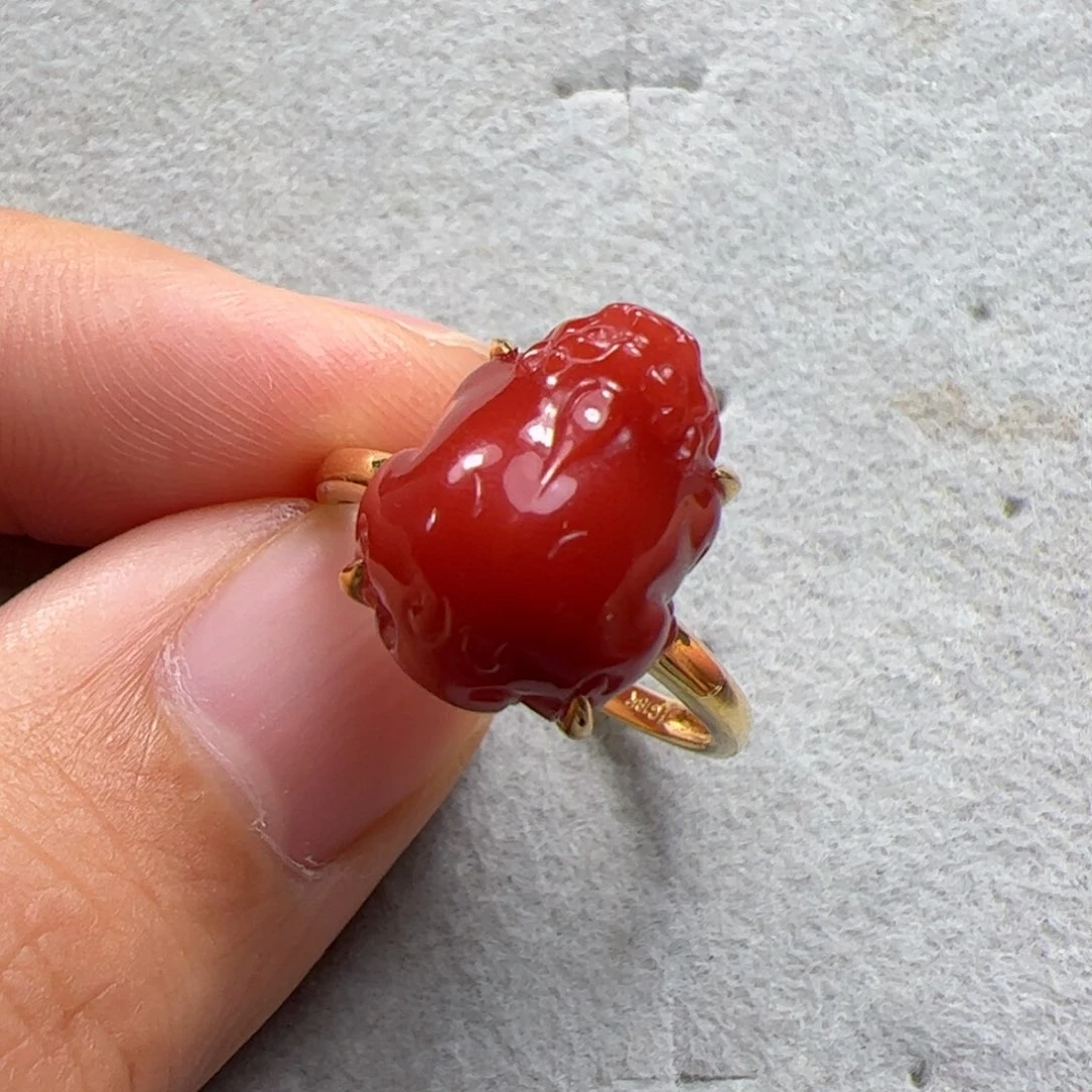 18K金镶嵌戒指南红玛瑙