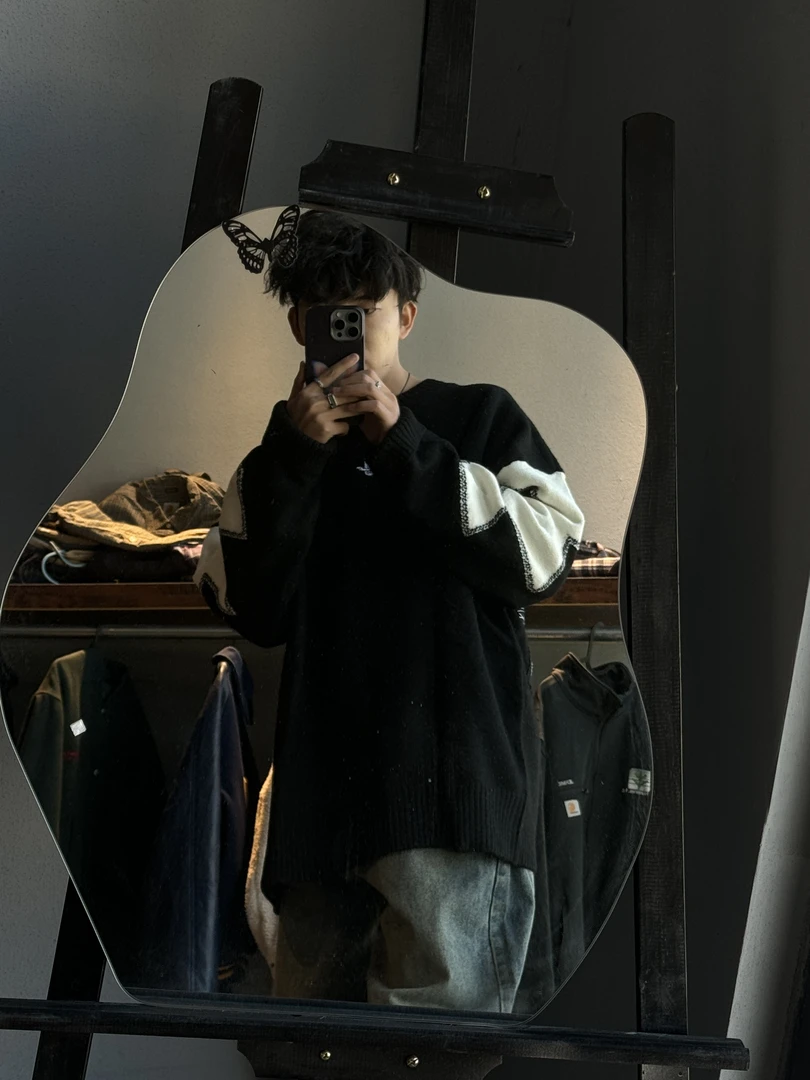 秋冬季刺绣贴布宽松圆领针织衫