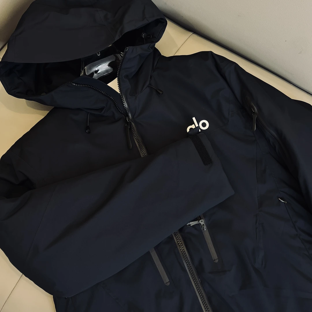 FW羽绒服2025新款抗寒保暖防水连帽情侣时尚户外