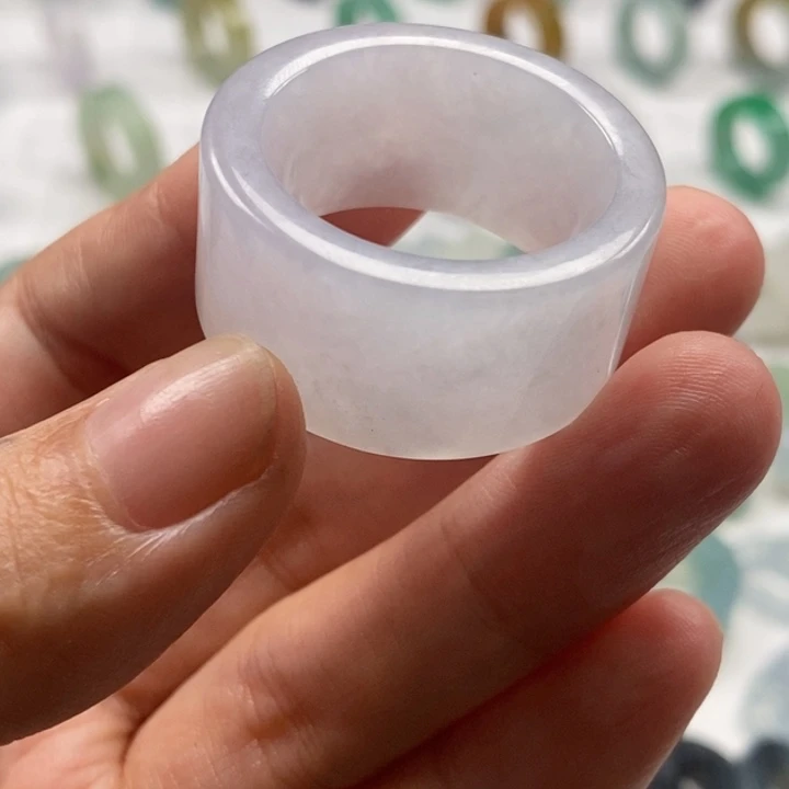 欢***豆定制翡翠未镶嵌翡翠