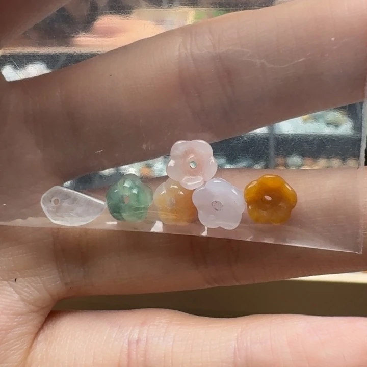 未镶嵌挂件翡翠不****?