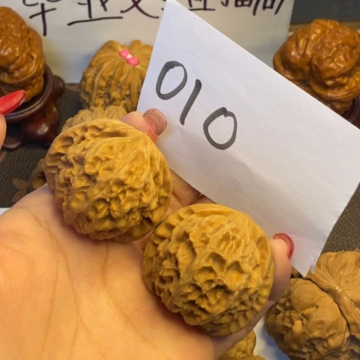 文玩核桃吊坠宫灯