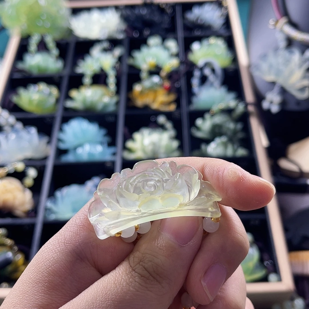 无***言蛇纹石玉合金颈饰