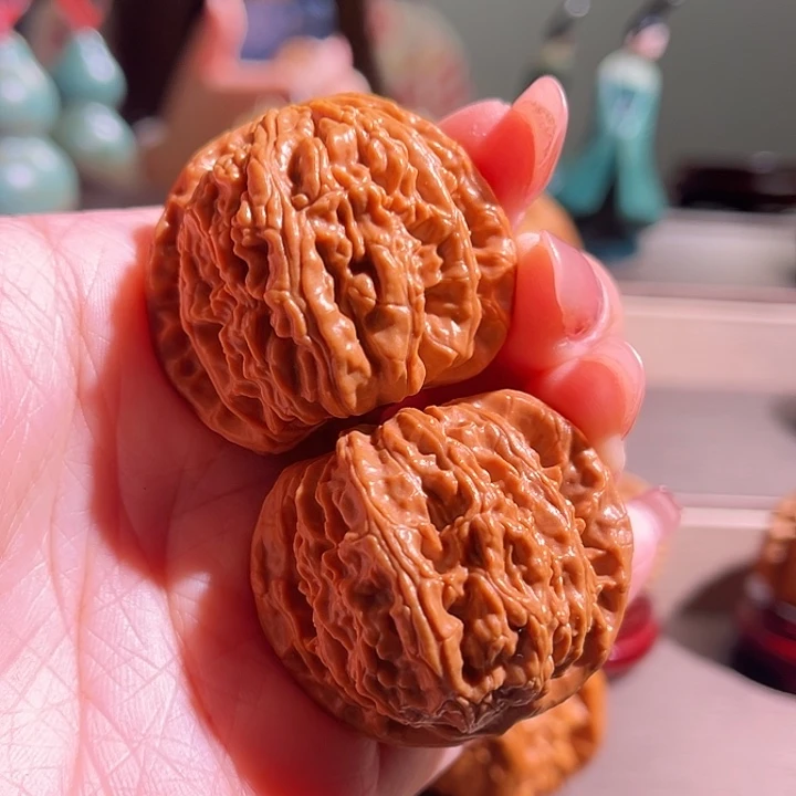 文玩核桃把件白狮子