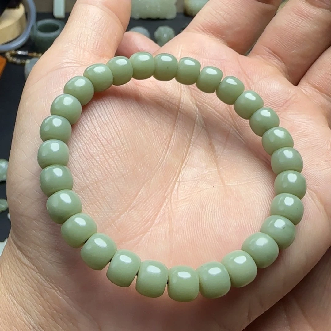 和田玉未镶嵌颈饰定制