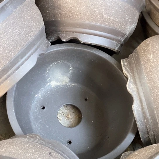 紫砂花盆100-7。       23-10