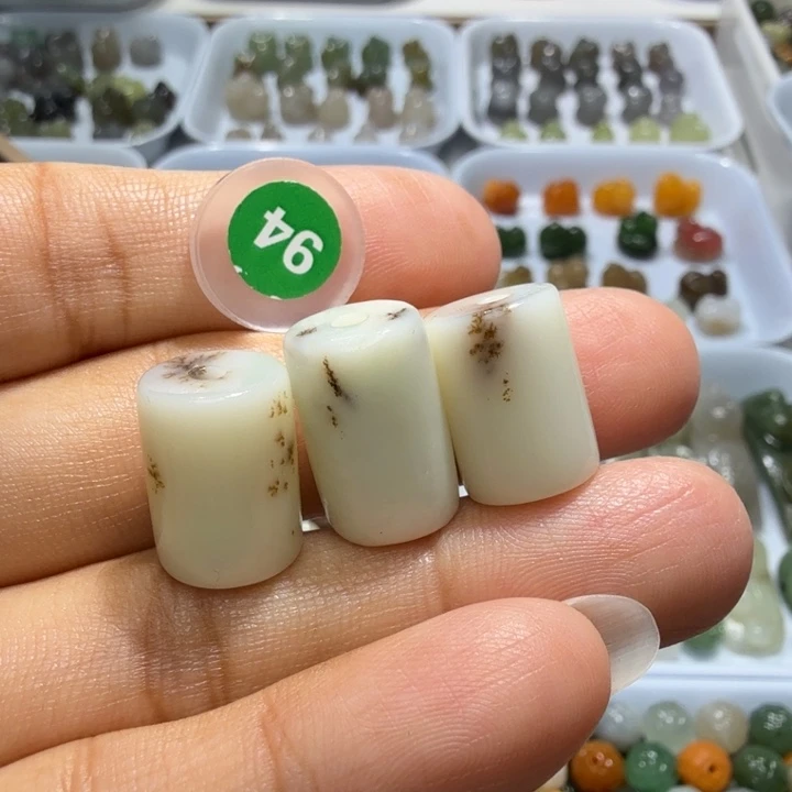 未镶嵌和田玉珠宝半成品