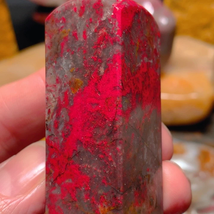 昌化石昌化精品牛角冻鸡血石