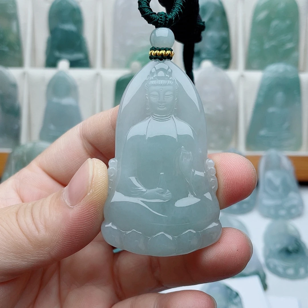 翡翠未镶嵌颈饰素衣观音