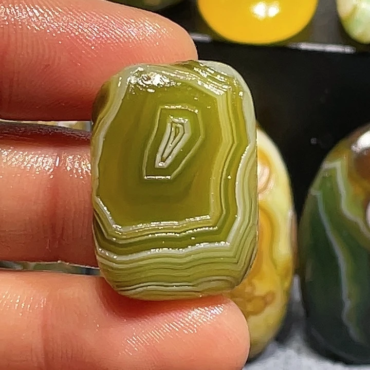 玛瑙/玉髓未镶嵌珠宝奇石