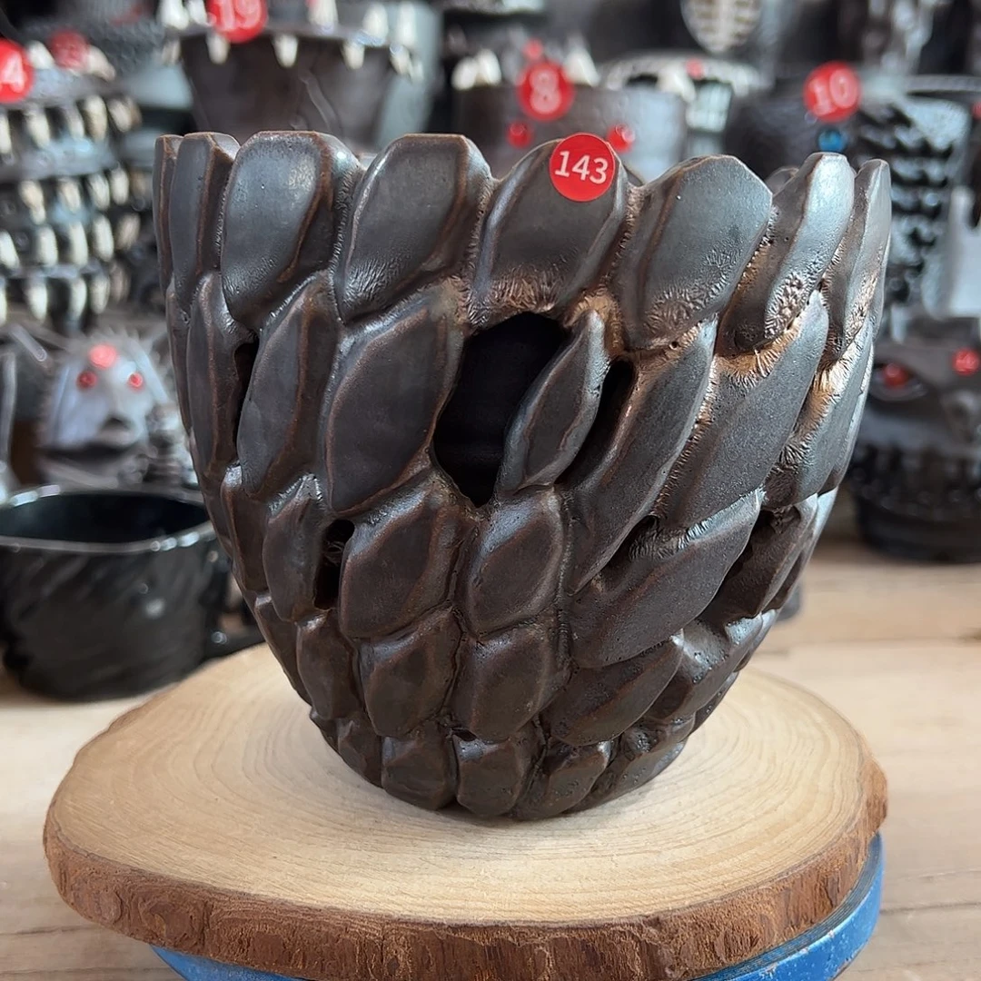 143号，盆身有个洞，双层镂空，内口11外高13.5