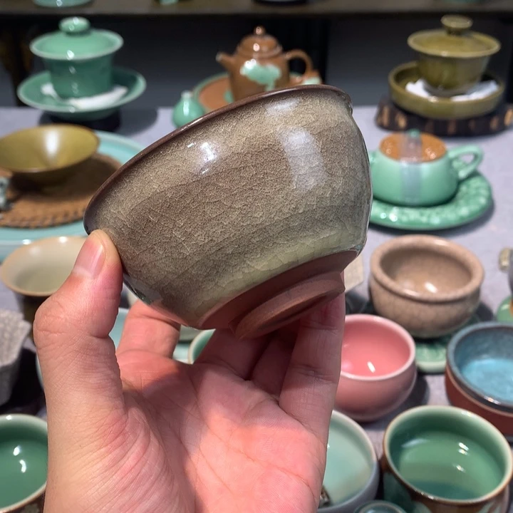 龙泉青瓷哥窑微瑕
