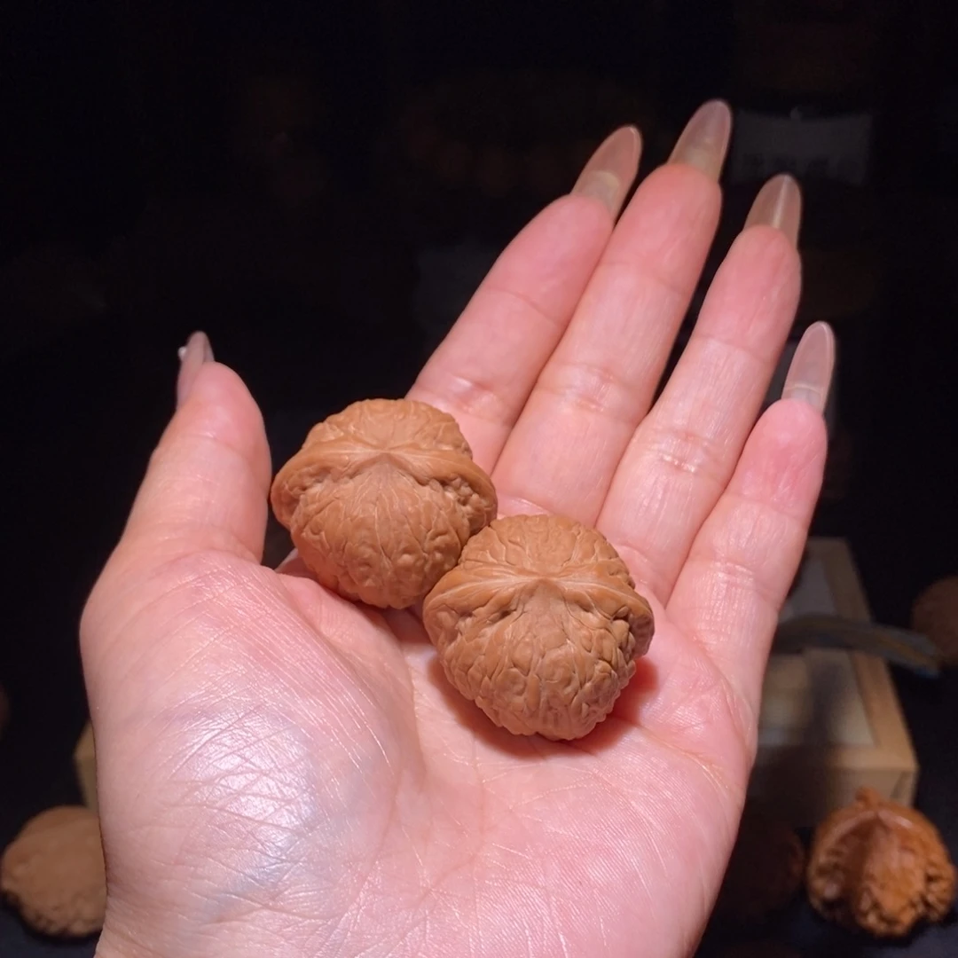 放***看文玩核桃吊坠乾隆磨34