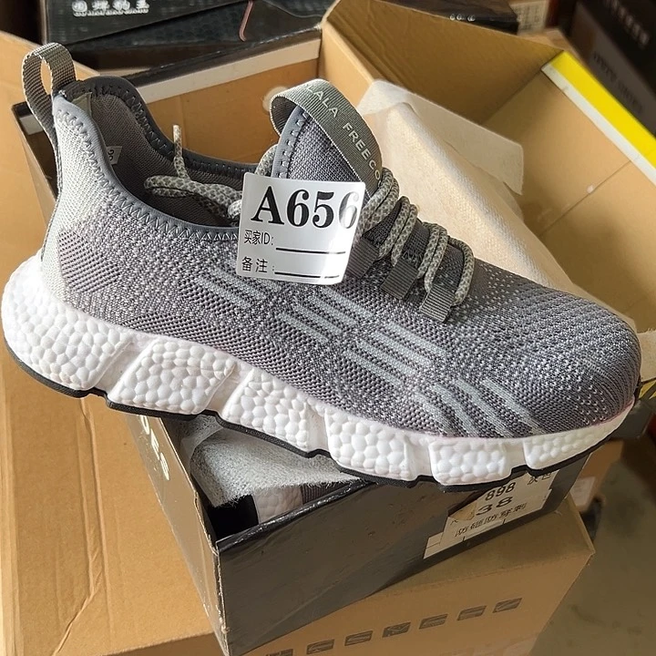 编码656号。38码防砸刺劳保鞋
