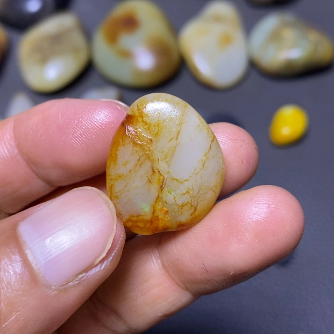 和田玉（糖玉）未镶嵌挂件