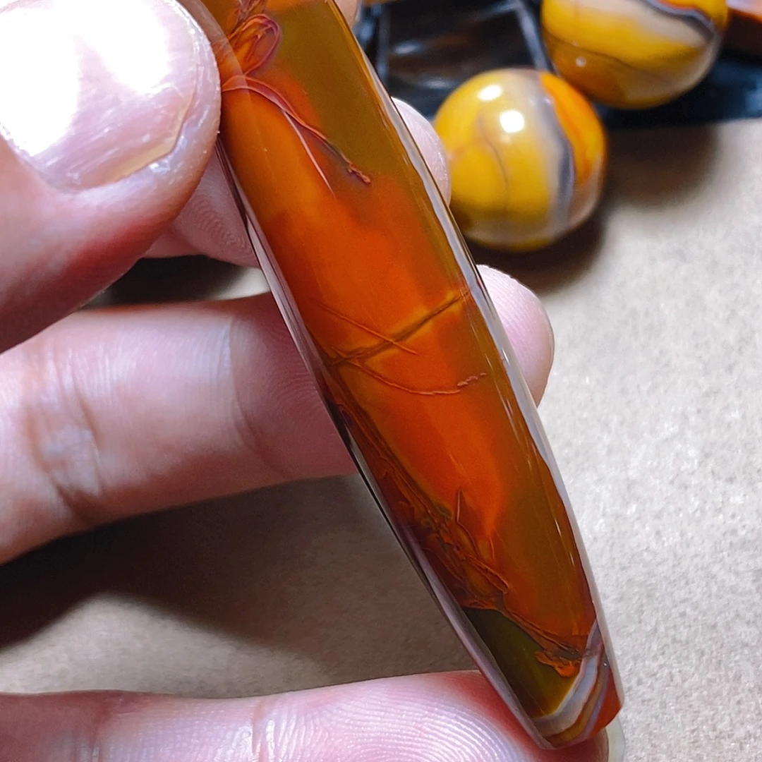 玛瑙/玉髓颈饰未镶嵌一**花