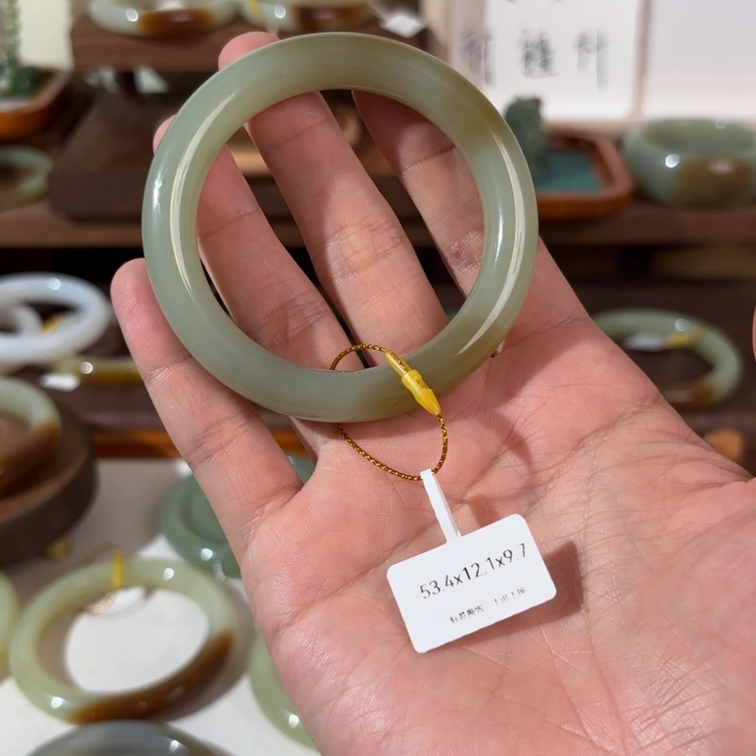 和田玉（糖玉）手镯未镶嵌