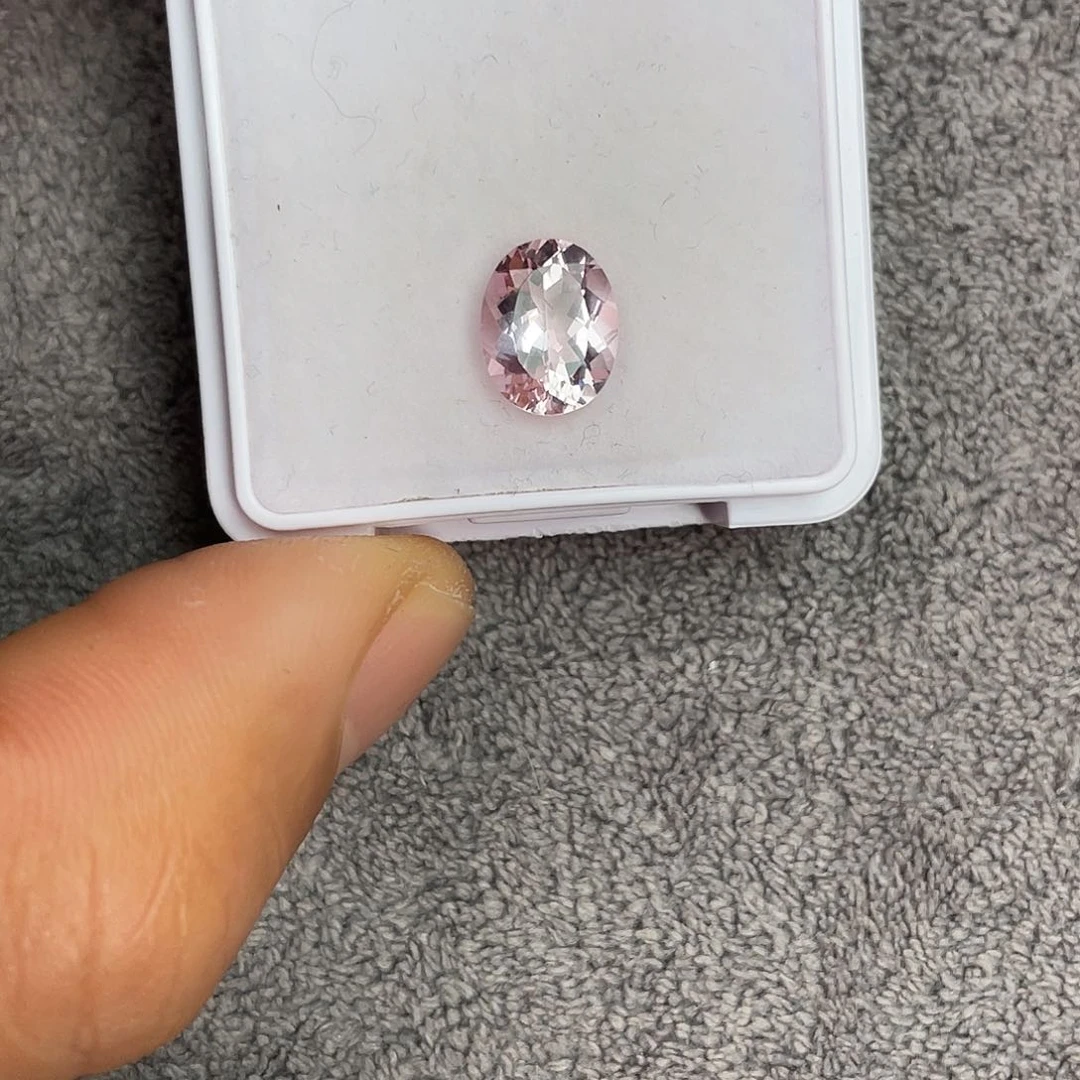 绿柱石（摩根石）裸石未镶嵌2.17Ct。