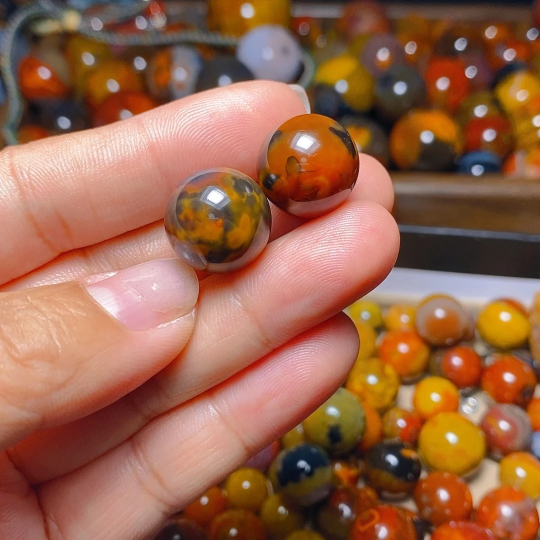 未镶嵌颈饰玛瑙/玉髓云****.