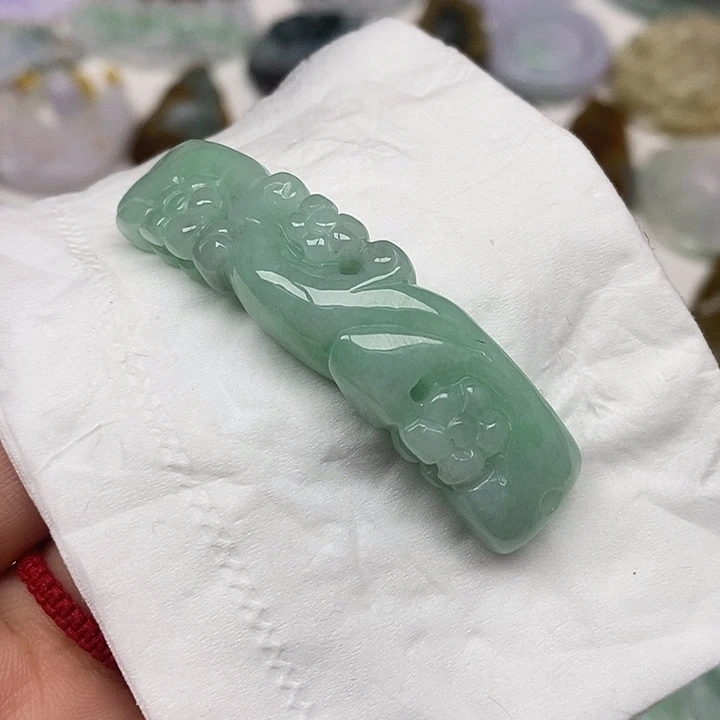 翡翠未镶嵌颈饰08号