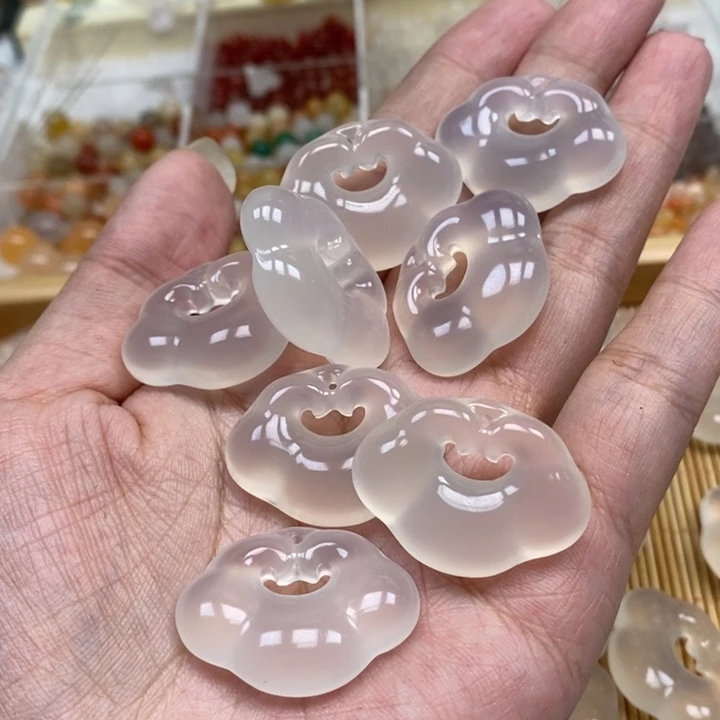 噢***呵未镶嵌颈饰玛瑙/玉髓