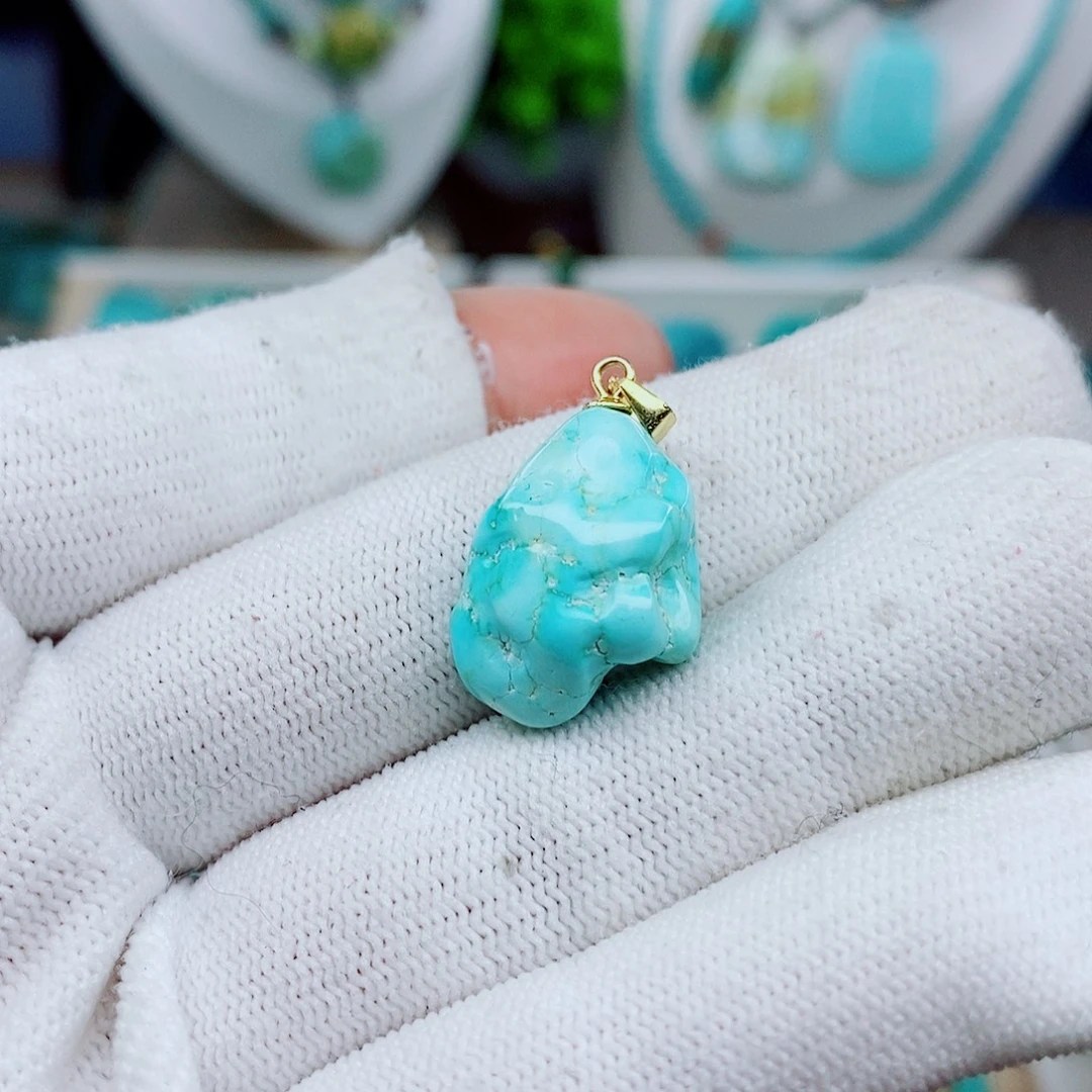 绿松石未镶嵌颈饰