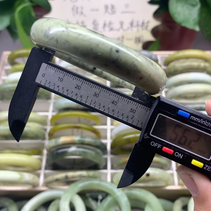 蛇纹石玉未镶嵌手镯6