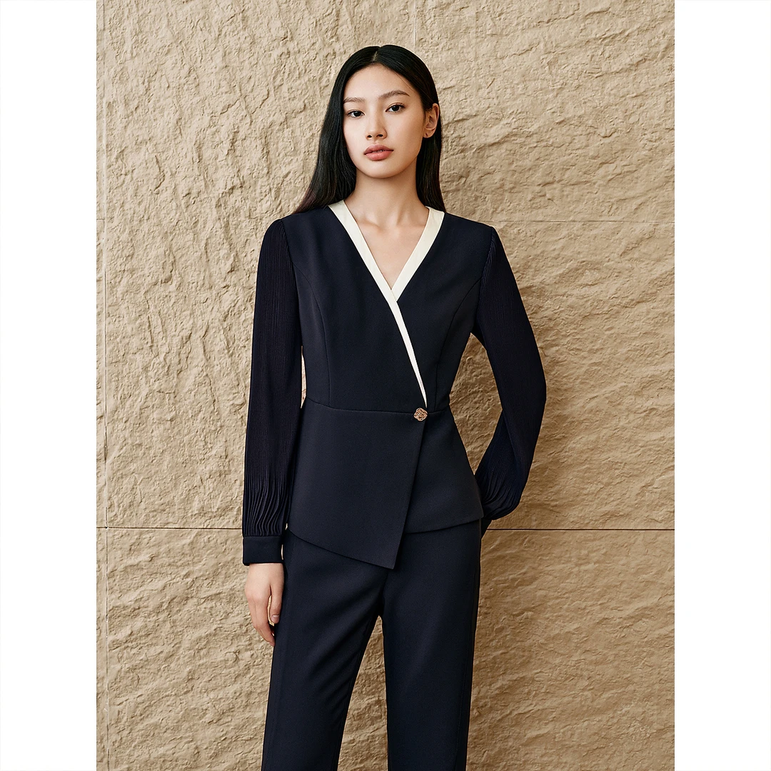 INSUN恩裳 2025假两件撞色交叠领设计感上衣9C65170250