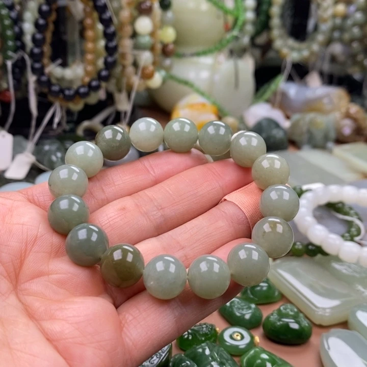 和田玉未镶嵌颈饰予