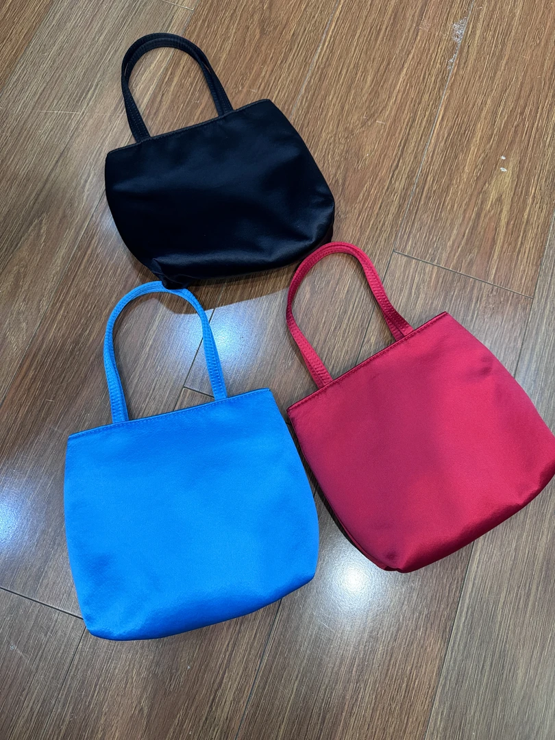 百搭方型简约30MM素皱锻真丝手提小包