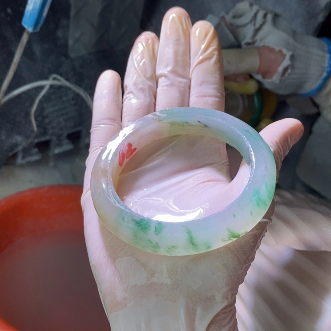 冉***✧石英质玉（非洲翠）未镶嵌手镯定制