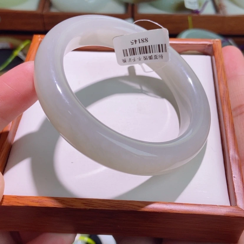 【闪购商品】和田玉手镯未镶嵌5657