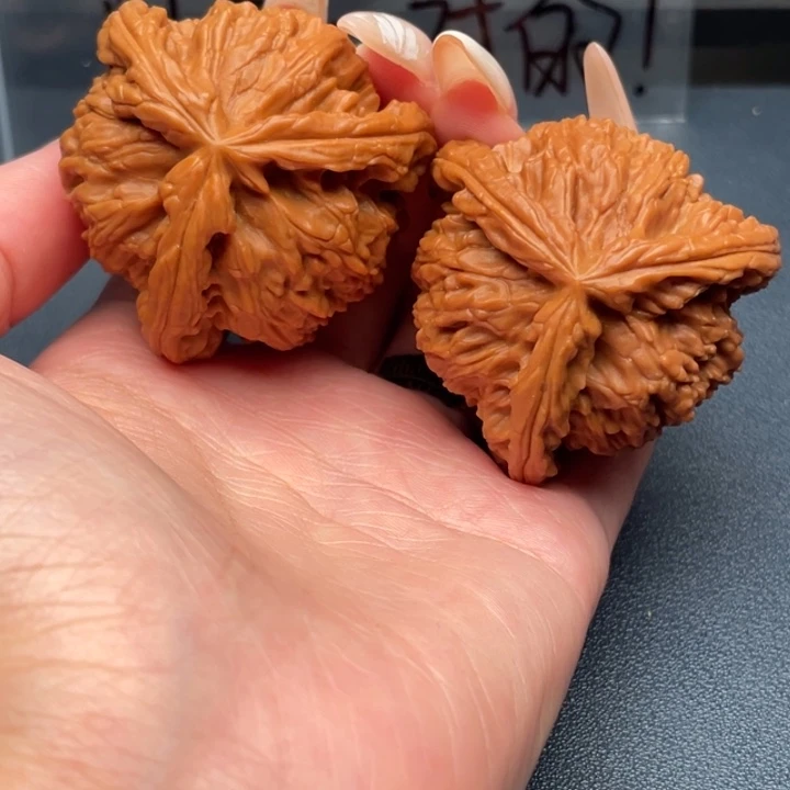 火***速文玩核桃吊坠白狮子