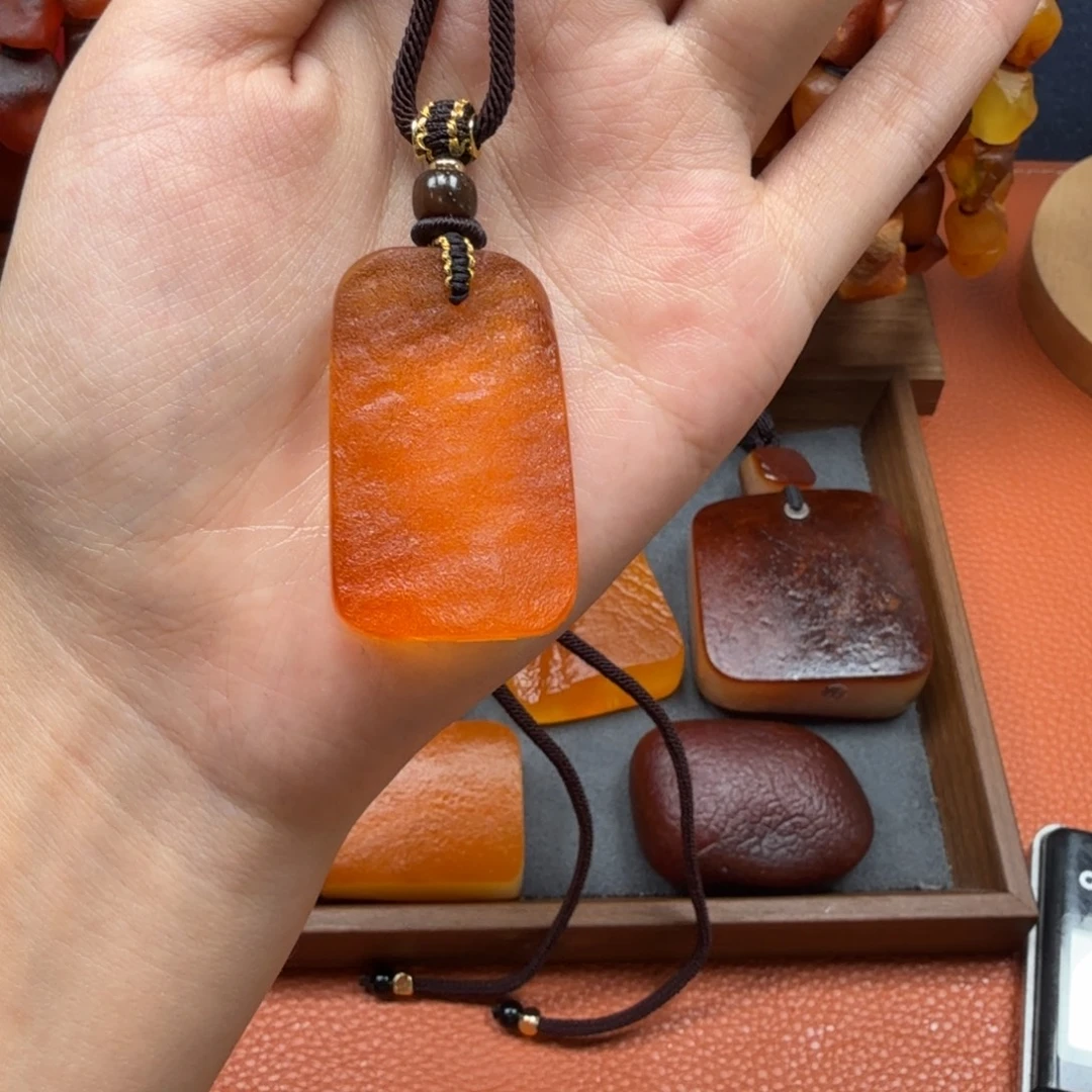 蜜蜡未镶嵌吊坠(赠链)